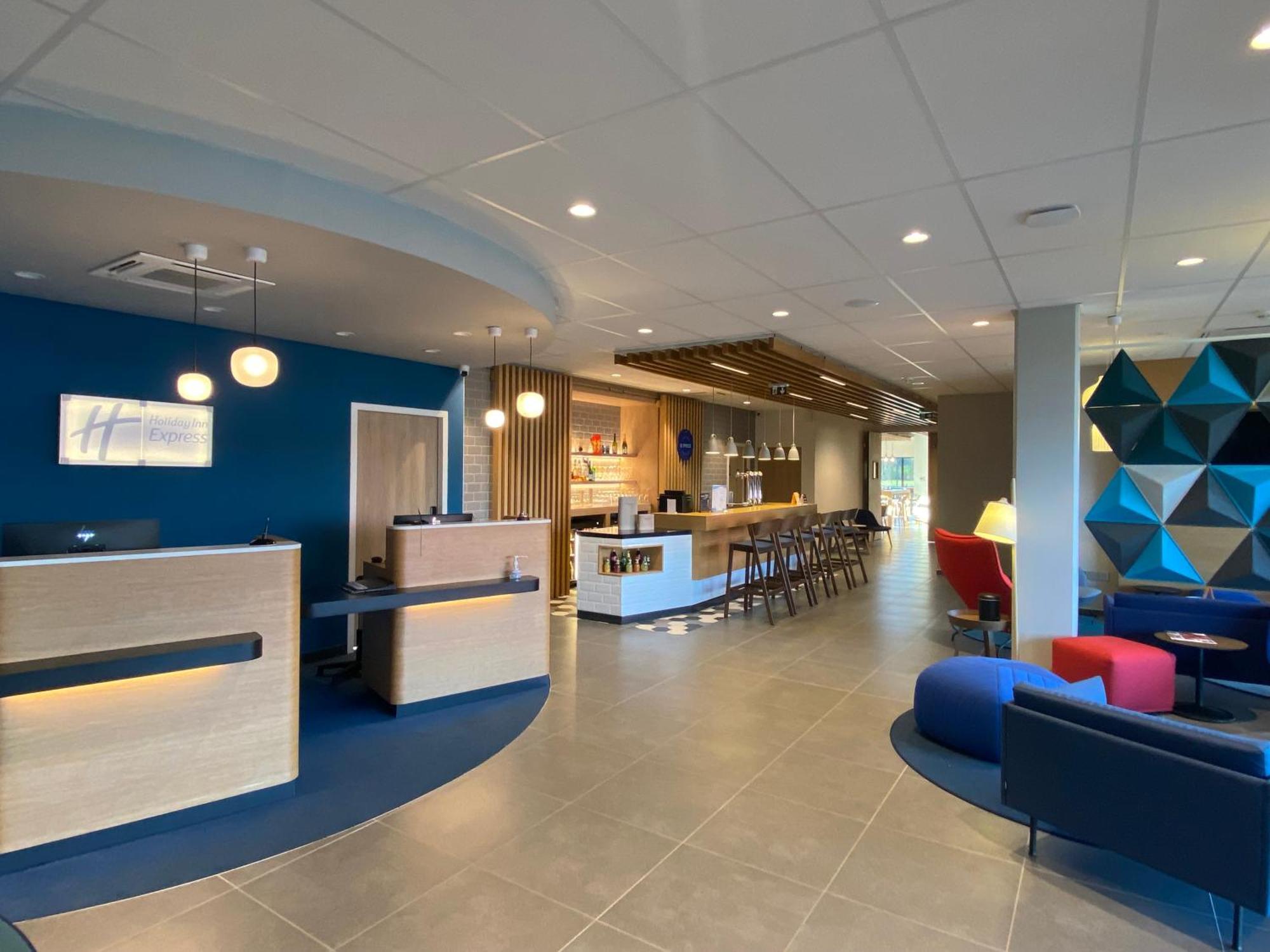 Holiday Inn Express Caen Epron By Ihg Esterno foto