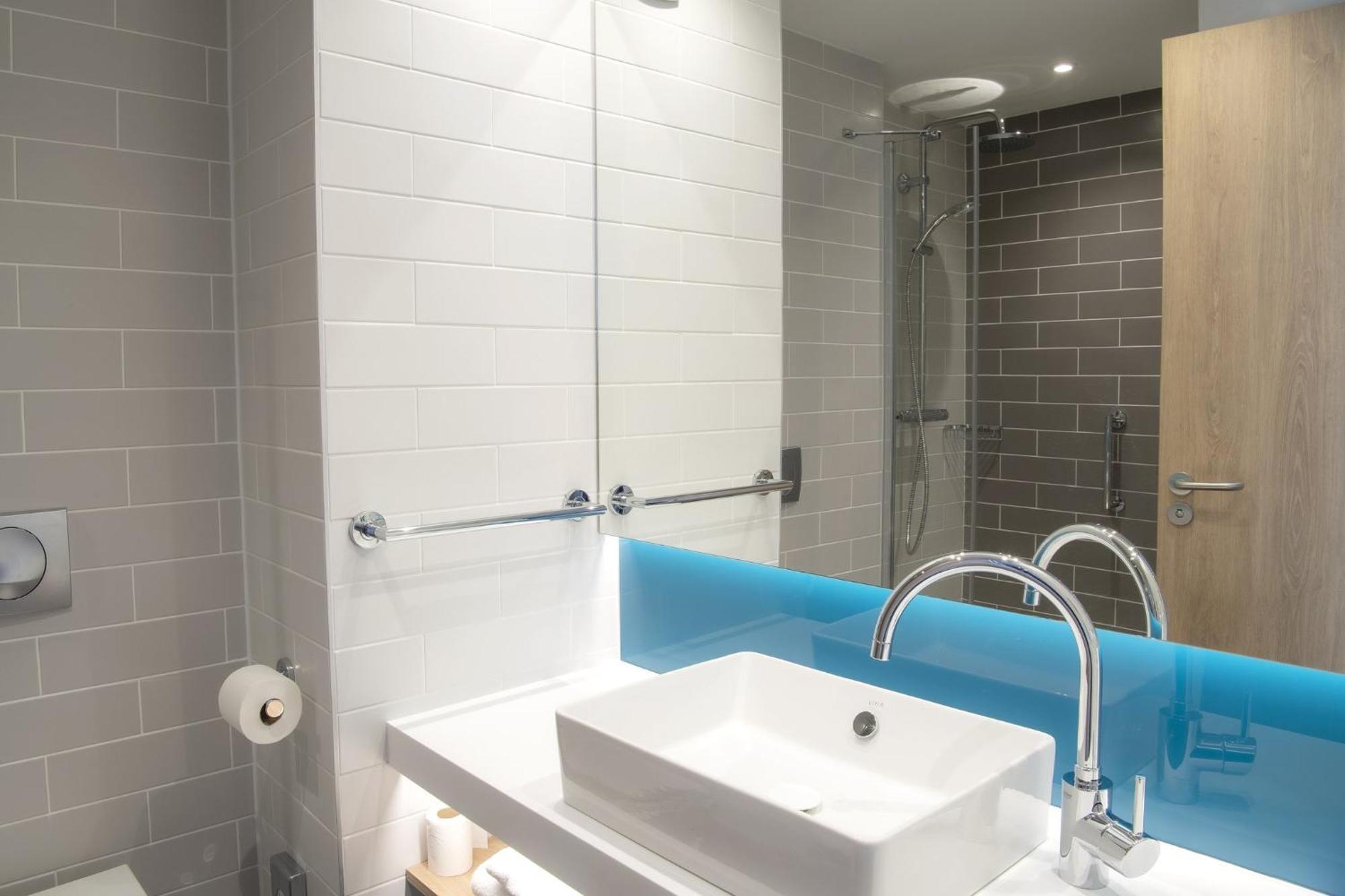 Holiday Inn Express Caen Epron By Ihg Esterno foto