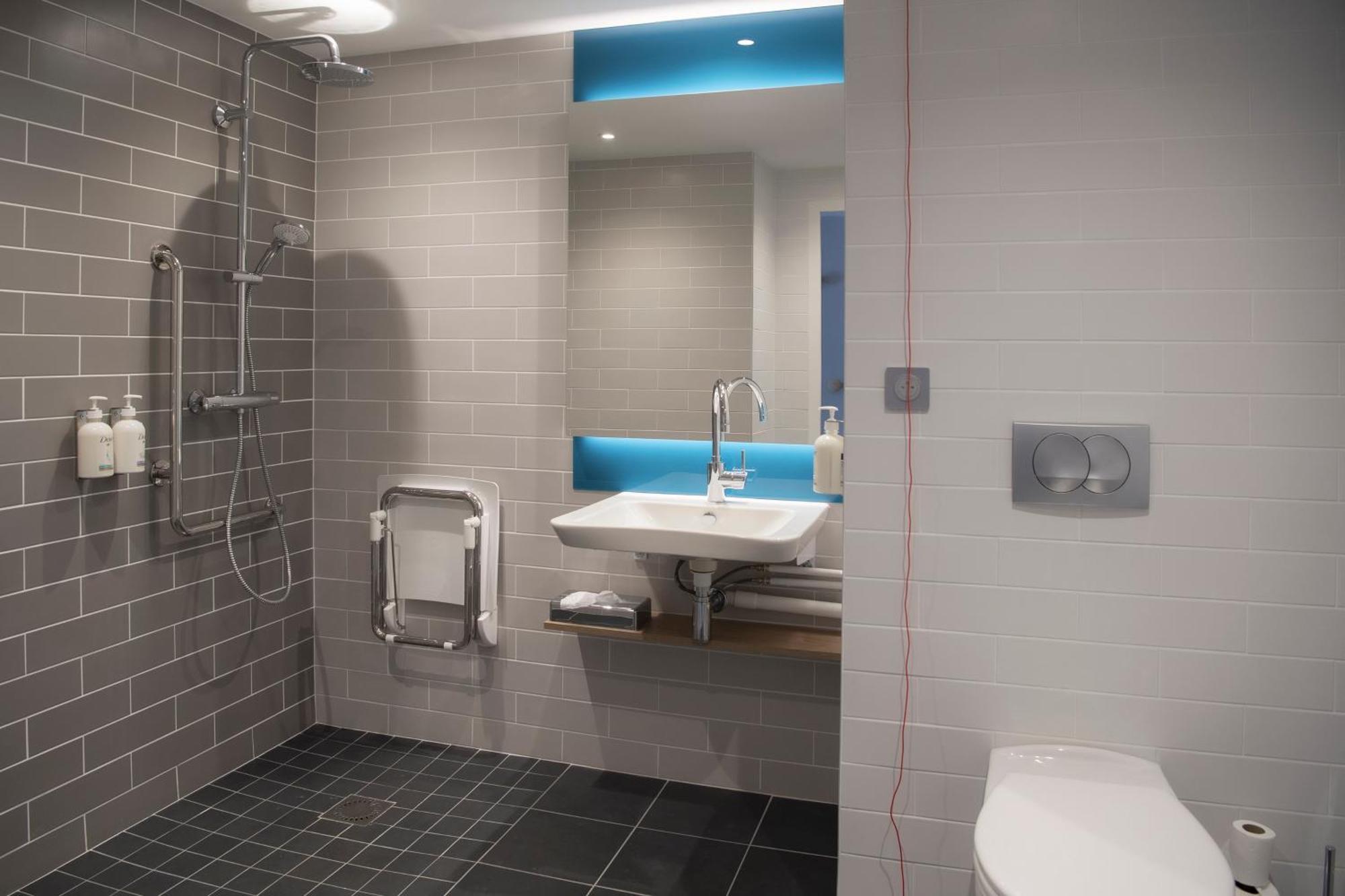 Holiday Inn Express Caen Epron By Ihg Esterno foto