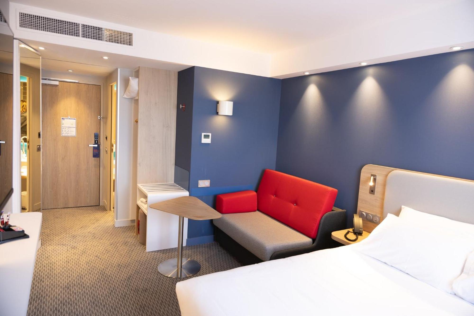 Holiday Inn Express Caen Epron By Ihg Esterno foto