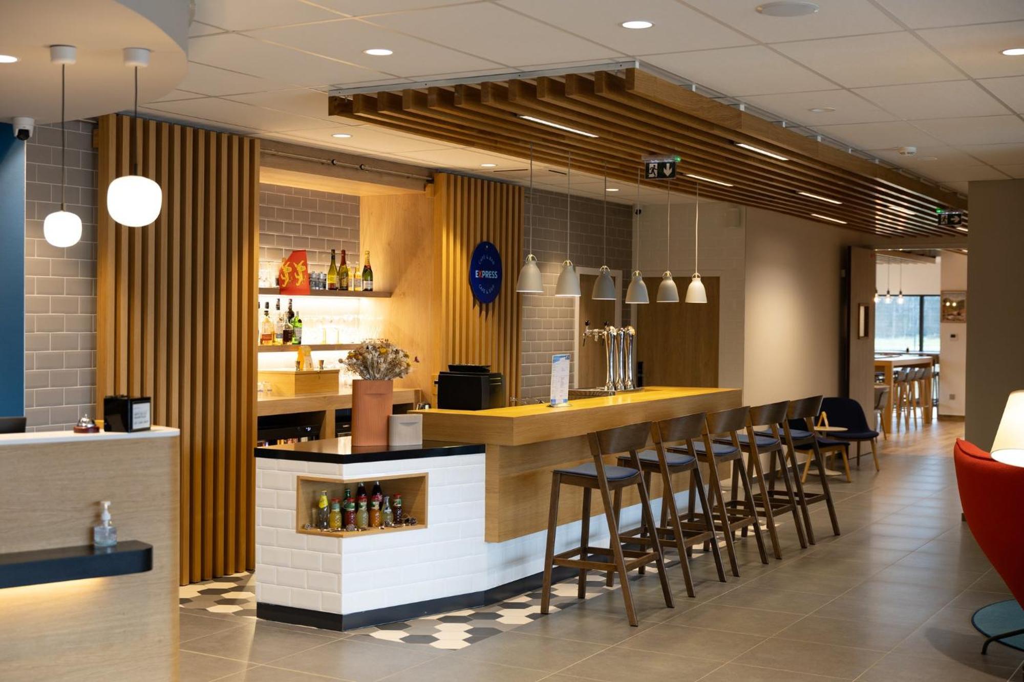 Holiday Inn Express Caen Epron By Ihg Esterno foto