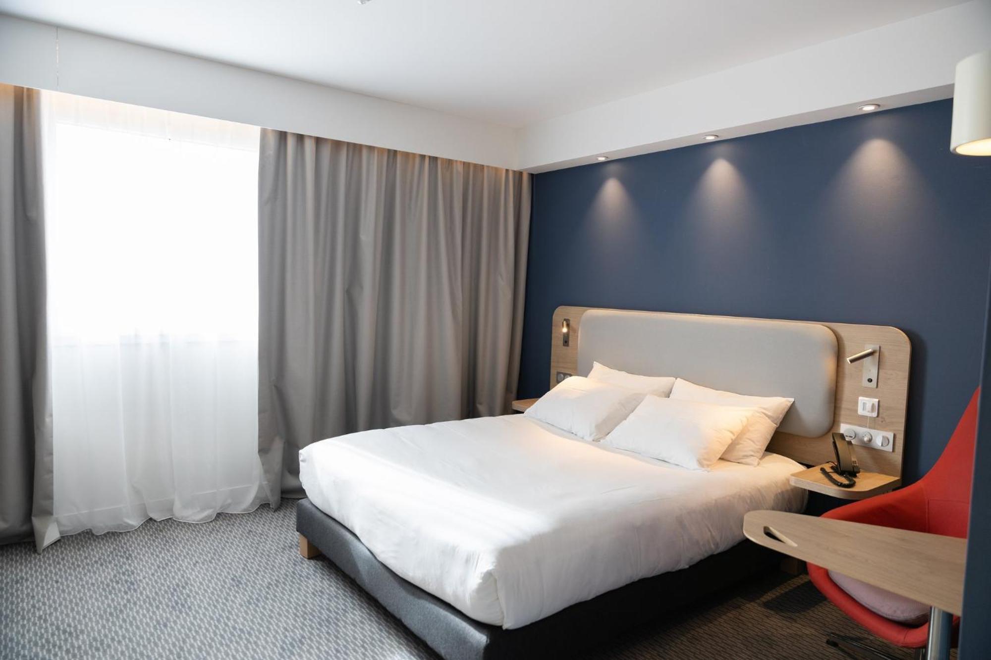 Holiday Inn Express Caen Epron By Ihg Esterno foto