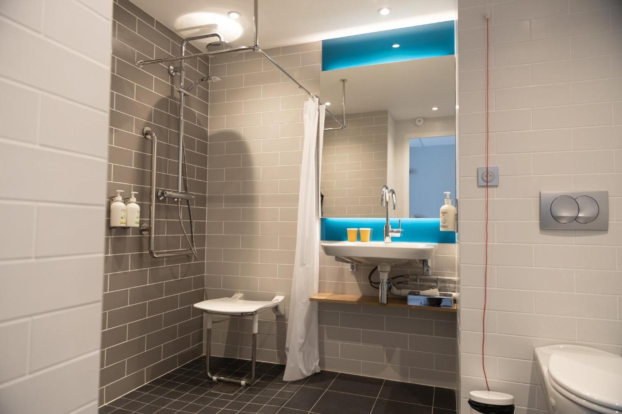 Holiday Inn Express Caen Epron By Ihg Esterno foto